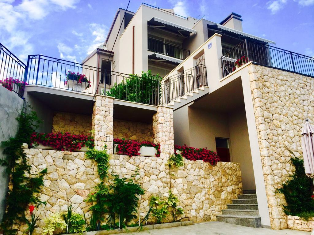Apartments Villa Manda نوفي فينودولسكي المظهر الخارجي الصورة